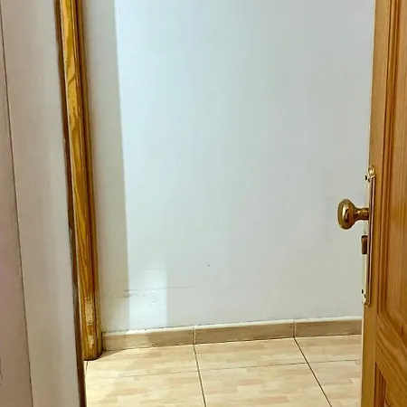 לינה וארוחת בוקר Great And Cozy In The Center Of
